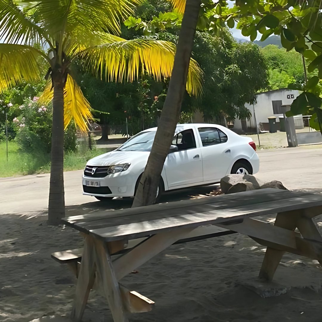Dacia Logan plage Martinique